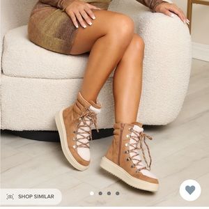Zip up boot